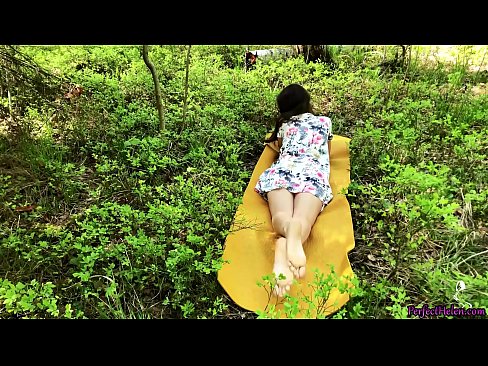 ❤️ Stranger on Tinder Masturbates My Pussy and Fucks Passionately in the woods (En främling på Tinder onanerar min fitta och knullar passionerat i skogen) ❤❌ Porno at sv.hentaidude.ru ️❤