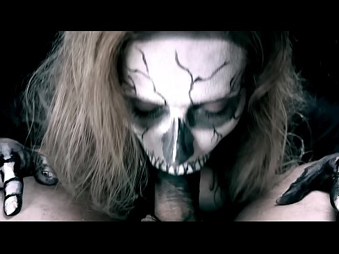 ❤️ Demonflicka suger kuk med sin svarta mun och sväljer sperma. ❤❌ Porno at sv.hentaidude.ru ️❤